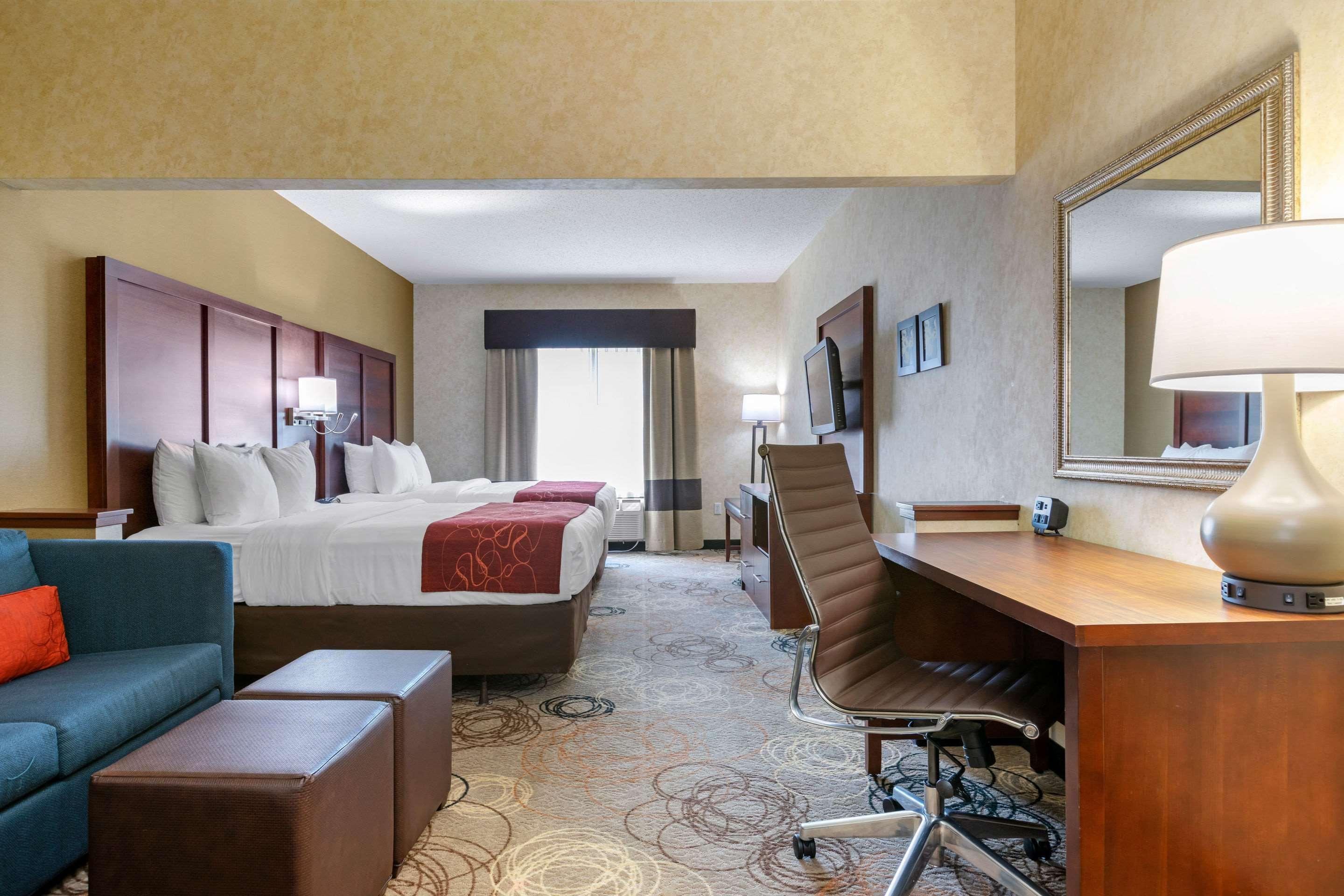 Comfort Suites Southfield-Detroit Buitenkant foto