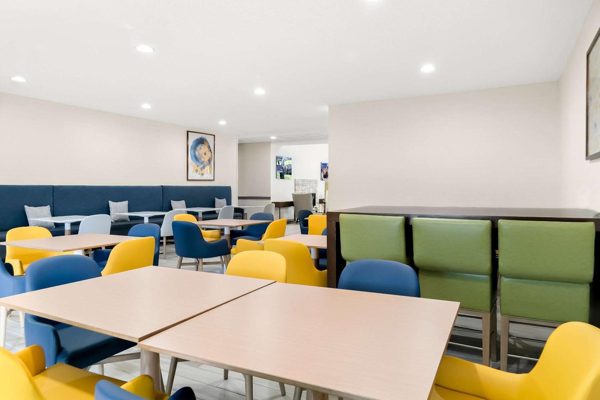 Comfort Suites Southfield-Detroit Buitenkant foto