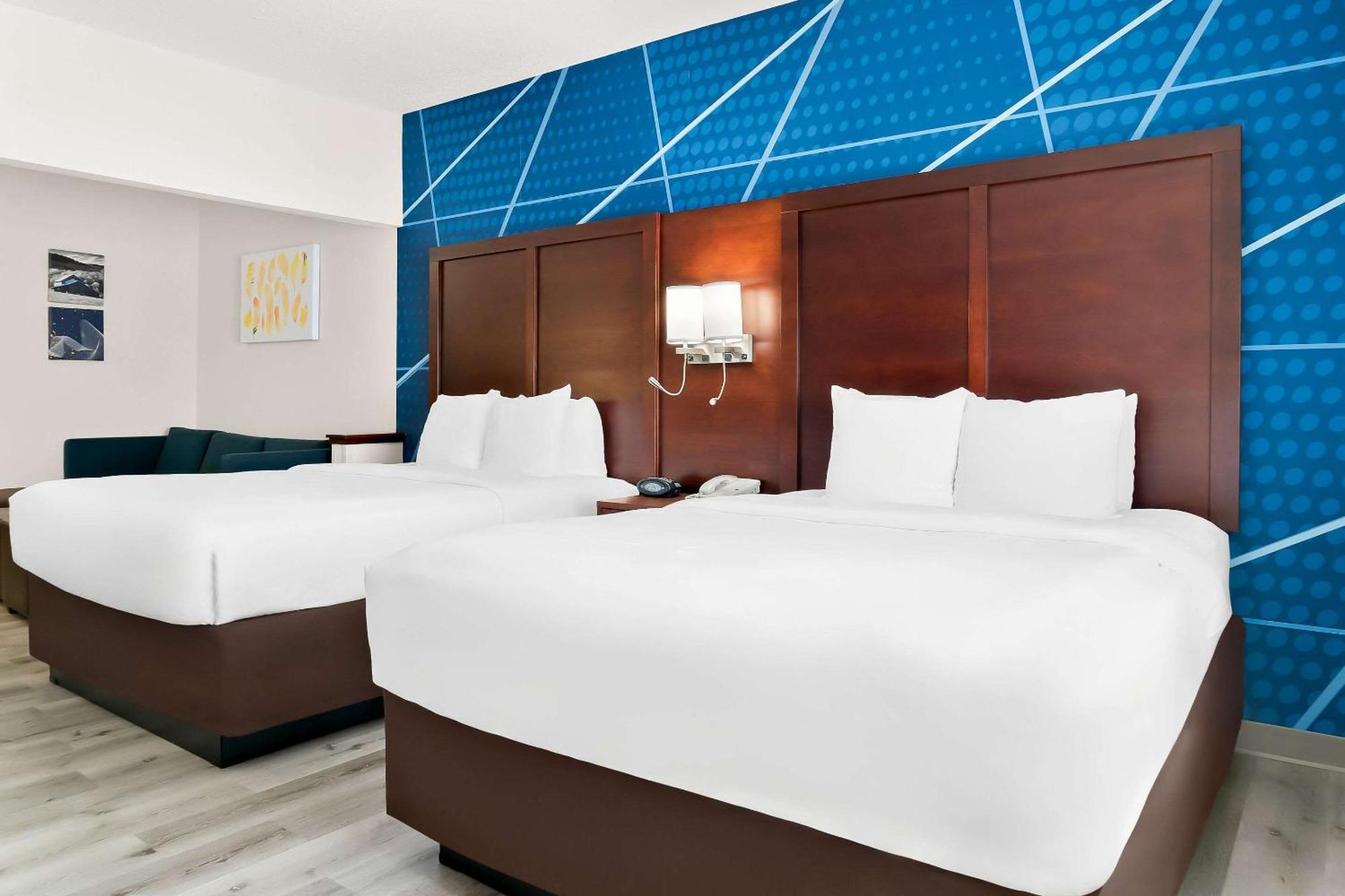 Comfort Suites Southfield-Detroit Buitenkant foto